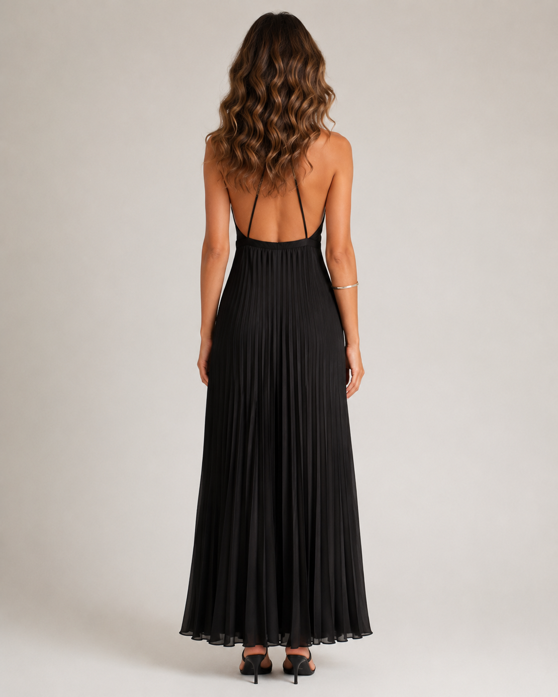 Elara – Pleated Open-Back Maxi Dress